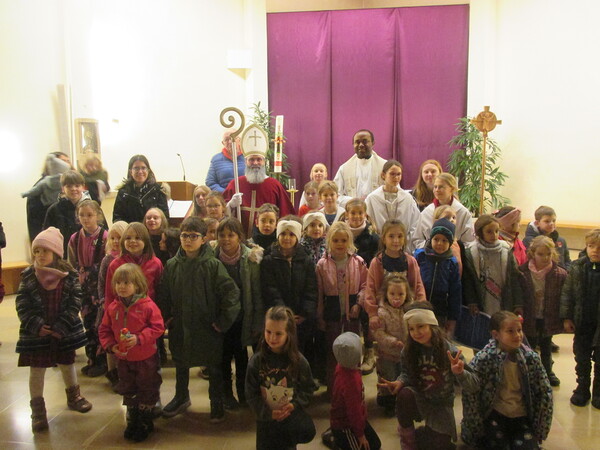 Zahlreiche Kinder empfingen den Nikolaus in St. Severin  