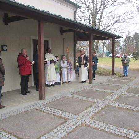 Traditioneller Beginn bei Maria Lichtmess ist bei der Pieta im Freien